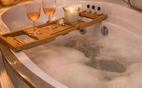 Gąsienica Collection - Apartament Queen z Jacuzzi 1